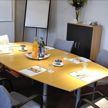 Quality Hotel Wolverhampton Extérieur photo