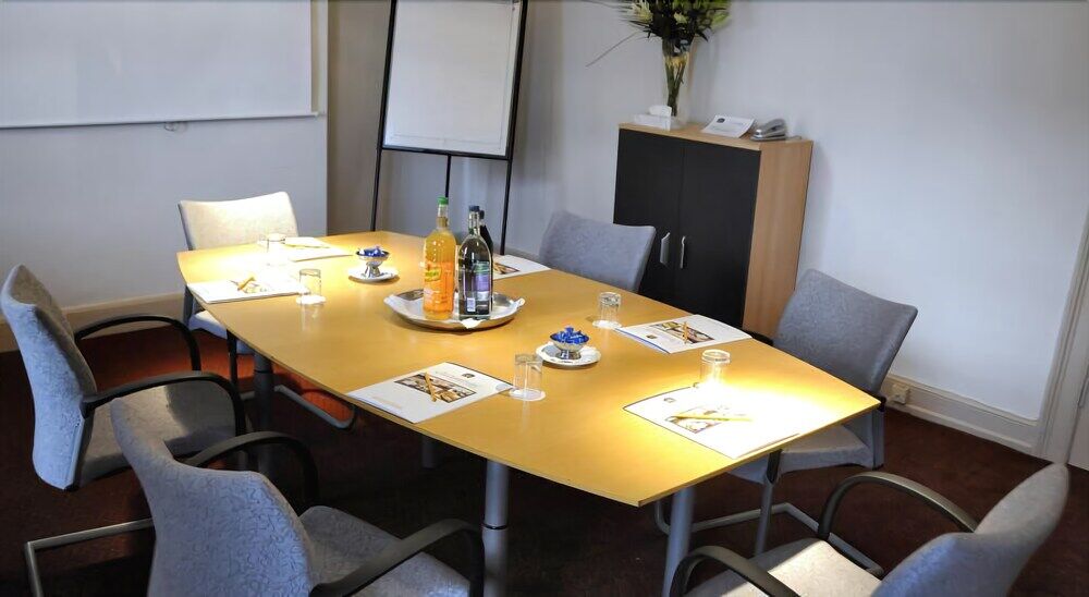 Quality Hotel Wolverhampton Extérieur photo